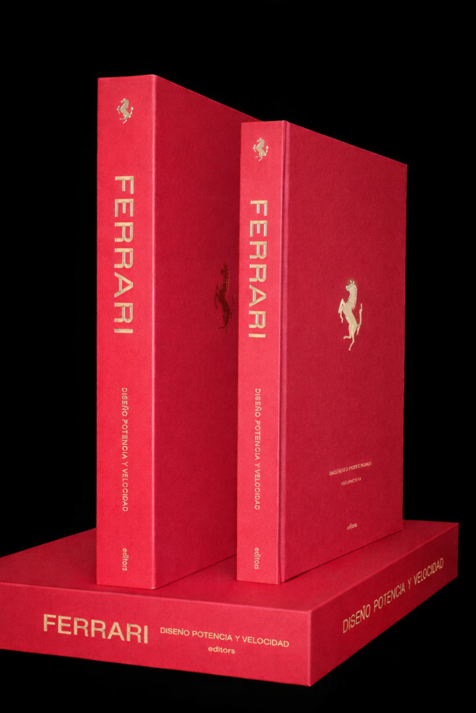 Libro + caja sostenida por caja principal. Libro Ferrari. Editos1976. Edición 2026